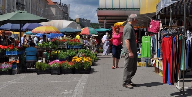 Szczególnie warto odwiedzić targ rybny